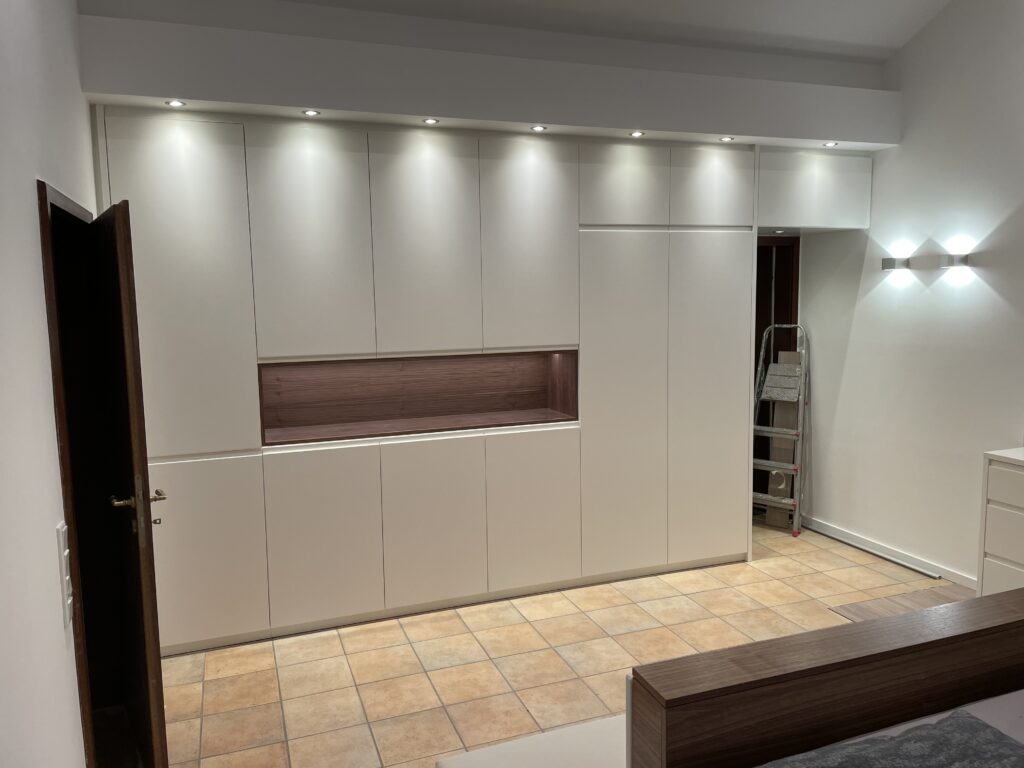 Einbauschrank, Weißlack