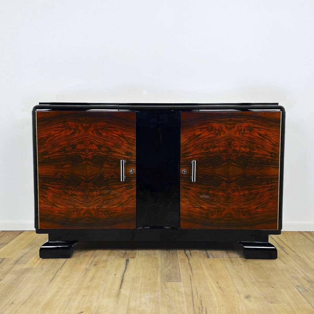 Art Deco Möbel: Sideboard nach Restauration